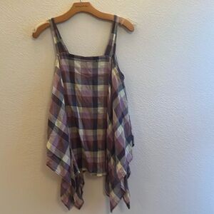 Great summer top by Holding Horses. Purple and Cream pattern.